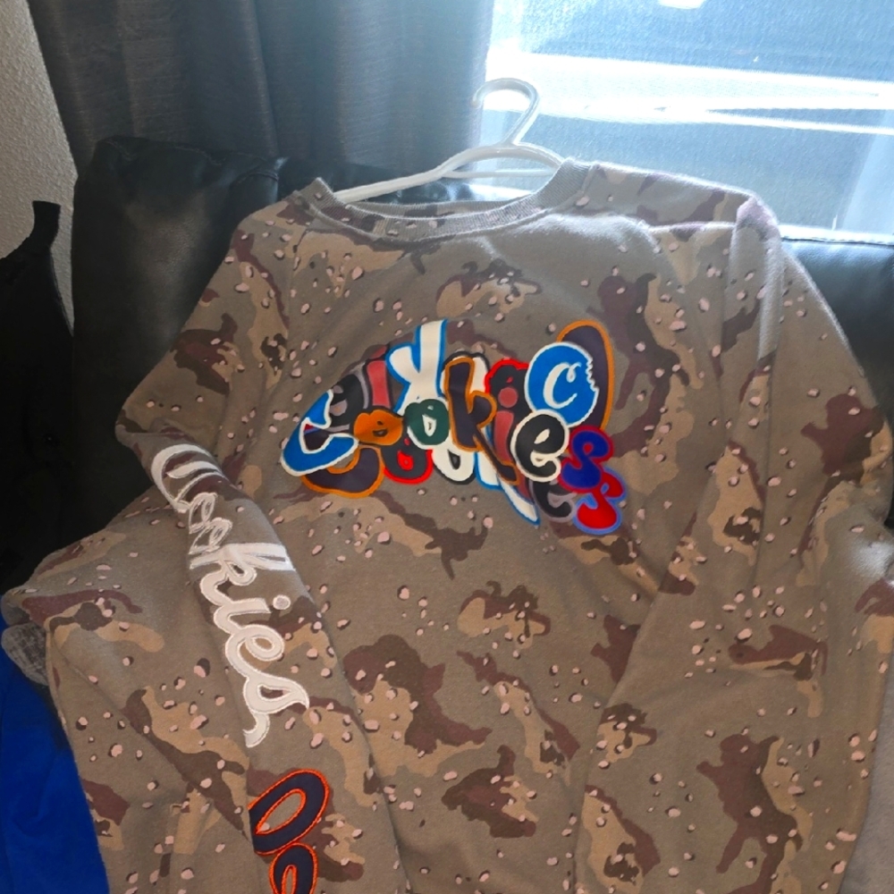 Gray Crewneck Sweater with Graphic Design